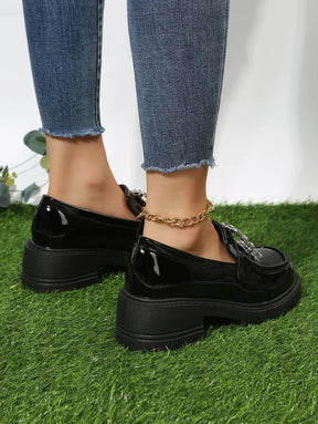 Mocassim Feminino Tratorado em Couro Preto - LeVienna