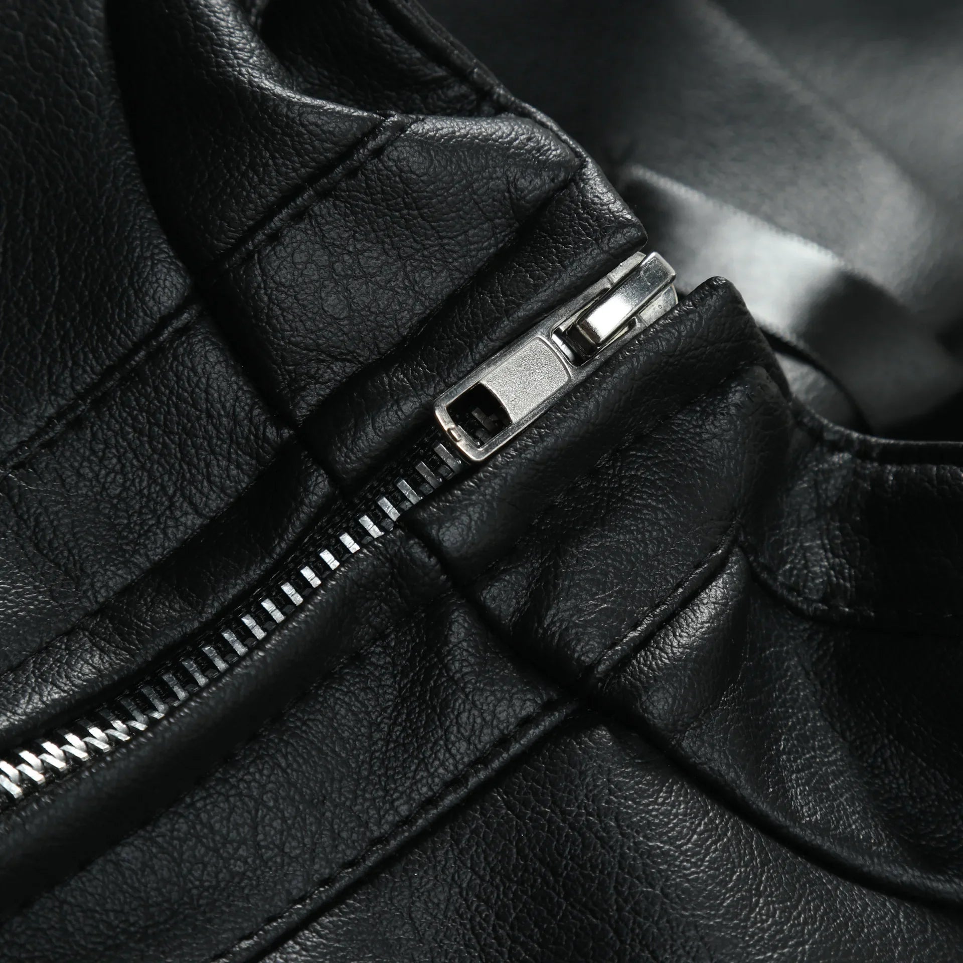 Jaqueta Masculina de Couro Levienna